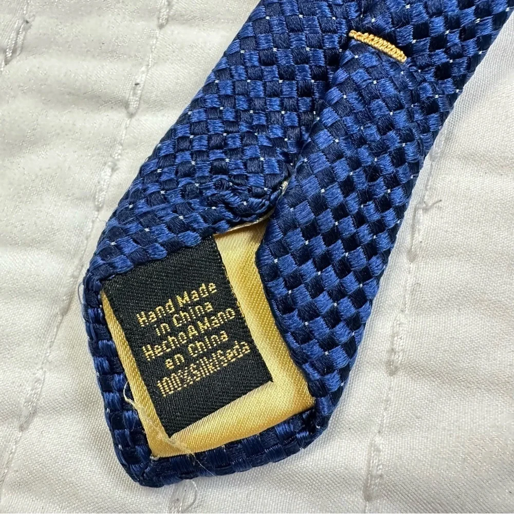 Donald J Trump Signature Collection Men’s Neck Tie 100% Silk Luxury Gold Bar